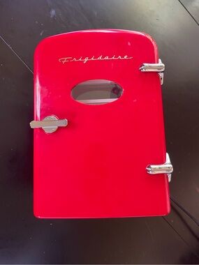 Frigidaire EFMIS129-RED Mini Fridge